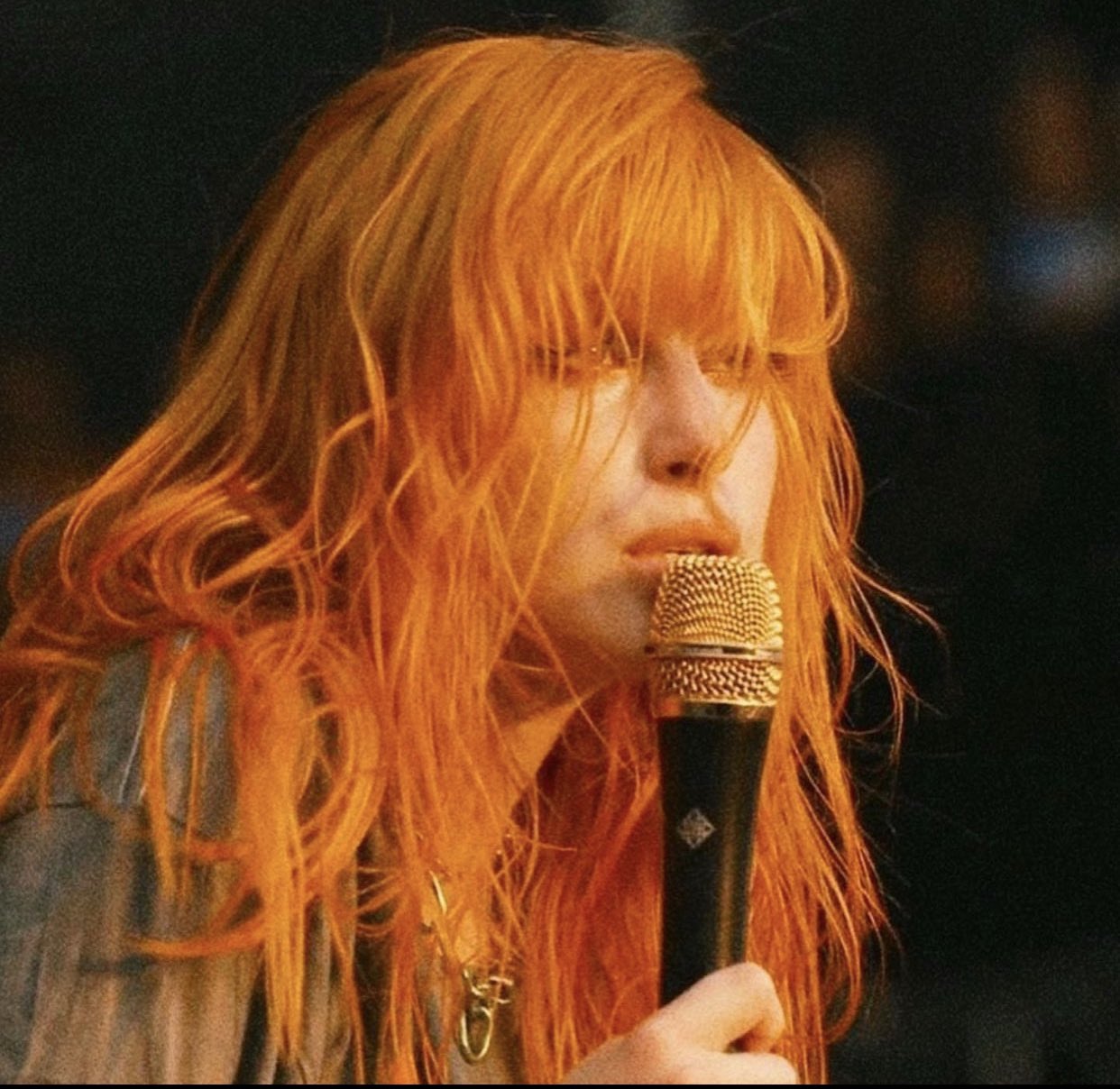 Happy birthday to the goddess herself, Hayley Williams, I love you so fucking much girl, see you in 74 days 