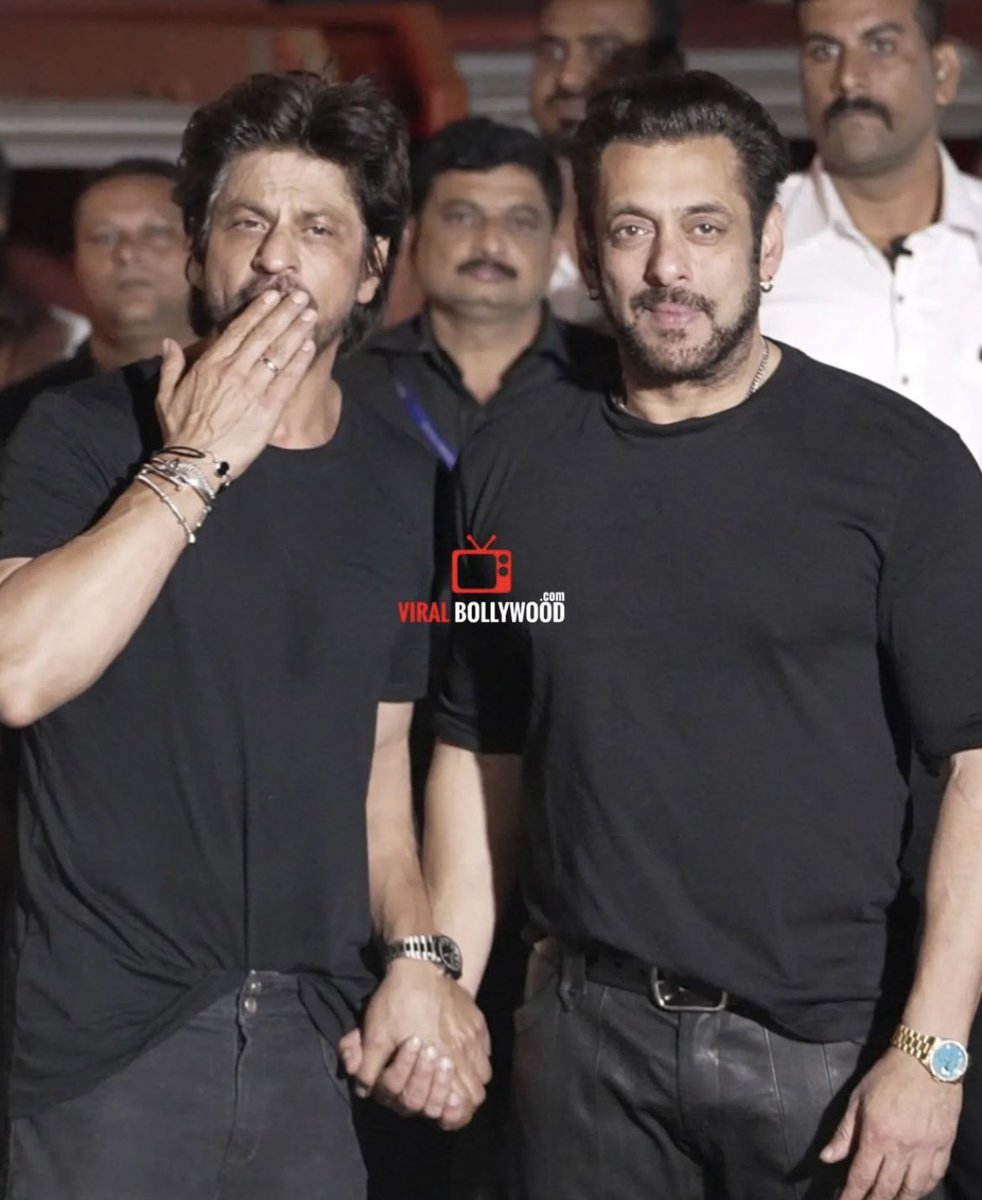 SazdeenAnsari5's tweet image. #ShahRukhKhan #HappyBirthdaySalmanKhan #Pathan @iamsrk @BeingSalmanKhan