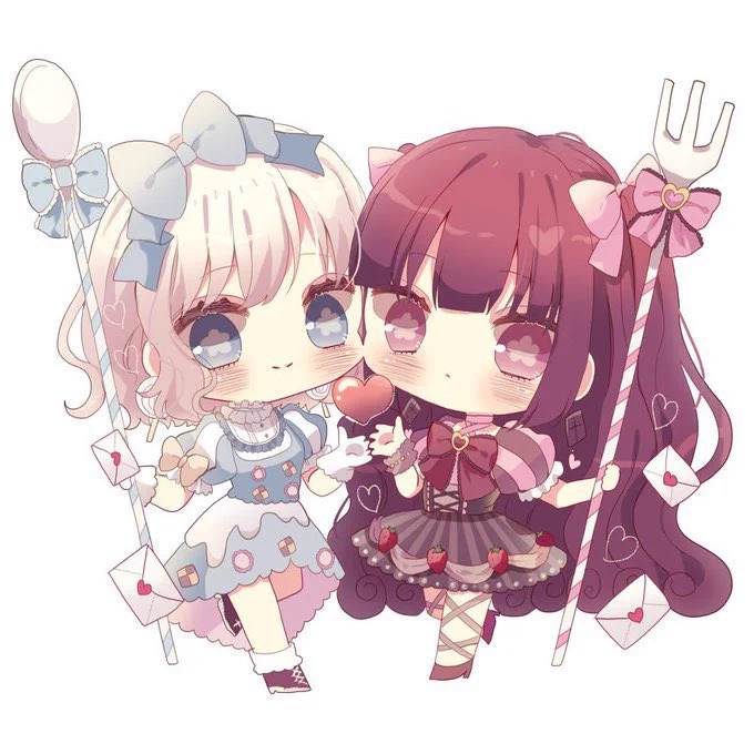 次の新刊、ちみキャライラスト本でいこうかシュガーランド作った時の絵柄のイラスト本で行こうかずっと迷ってるの 