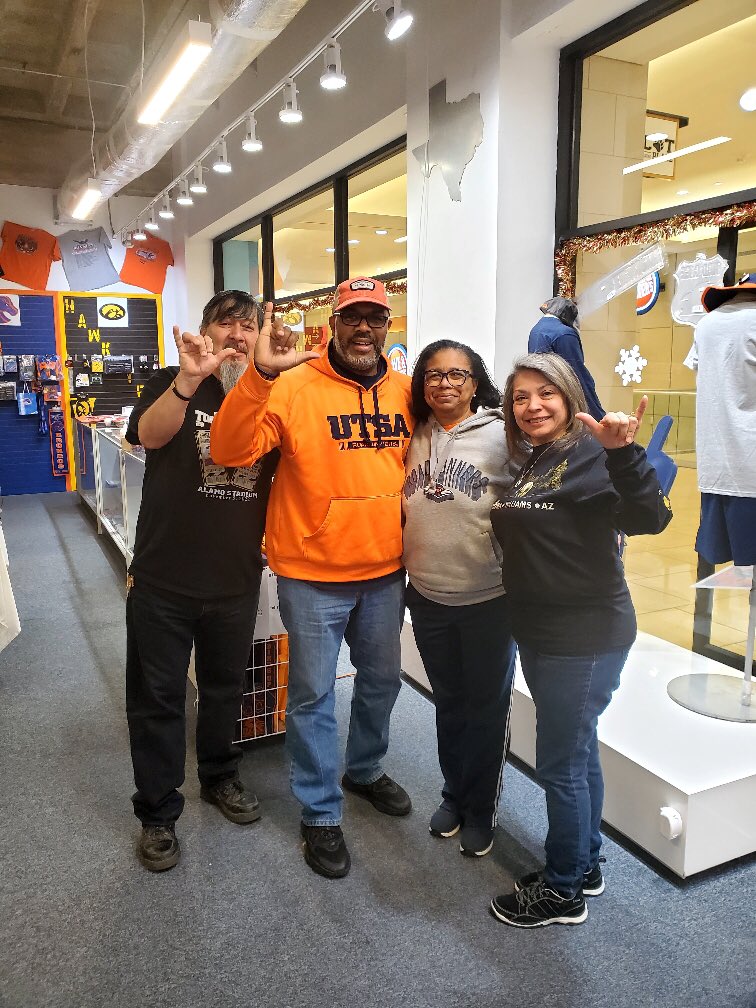 MascotPlace's tweet photo. We had the honor and it was a pleasure to meet the parents of the 2 time Conference Champion, UTSA QB Frank Harris. Mr and Mrs Harris at our store. Thank you @dharris4068 for supporting our small business. https://t.co/Cc6Ry8yVGE
