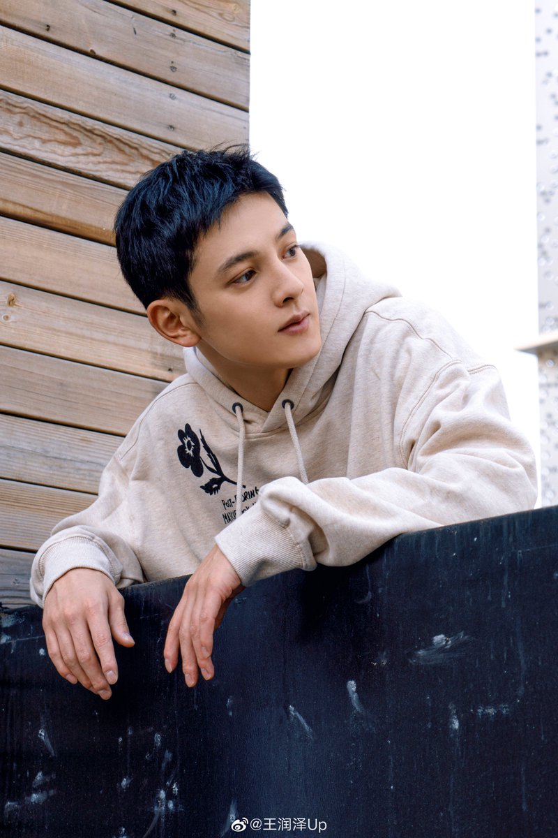 wangrunzePH_'s tweet photo. [261222]
王润泽Up Weibo Update

Monday
Send photos 📸

#WangRunZe #王润泽 #WangRunZePH https://t.co/O4V4jmBIrm