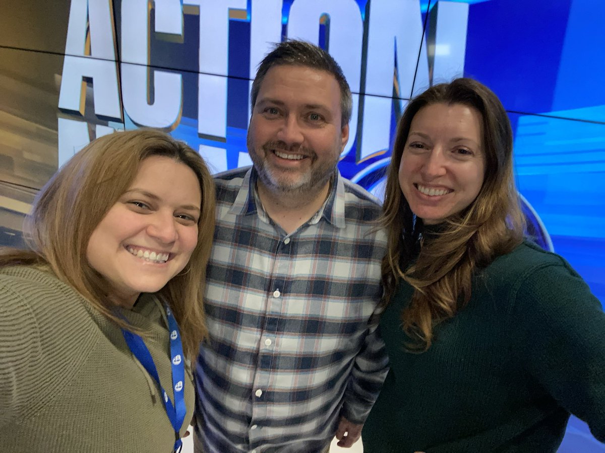 Reluctantly saying goodbye to @Squared606 who is leaving us for greener pastures (since no amount of desserts or bribes got him to change his mind 🙄) 
Chuck, thank you for sharing all your Philly knowledge with me and never making me feel like an outsider! We’ll miss you!!!!