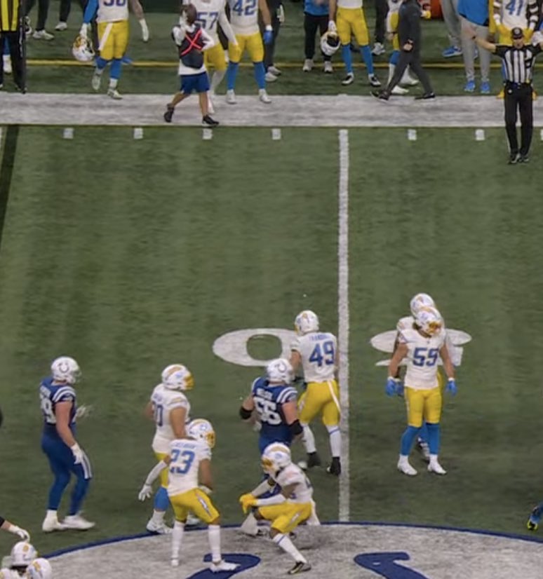 thek3mistry's tweet photo. @PatMcAfeeShow @PatMcAfeeShow  we need your help! Stat robbery. Pittman gains 7 yards on the last play for the Colts and is only credited 6! @FDSportsbook @FanDuel_Support https://t.co/Zlon00gUxb