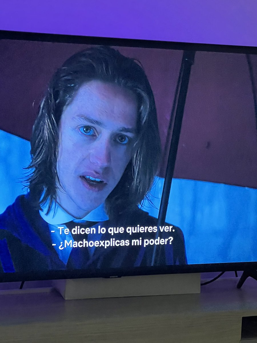 cecie_'s tweet photo. Tradujeron mansplaining a machoexplicar https://t.co/vL67172GmV