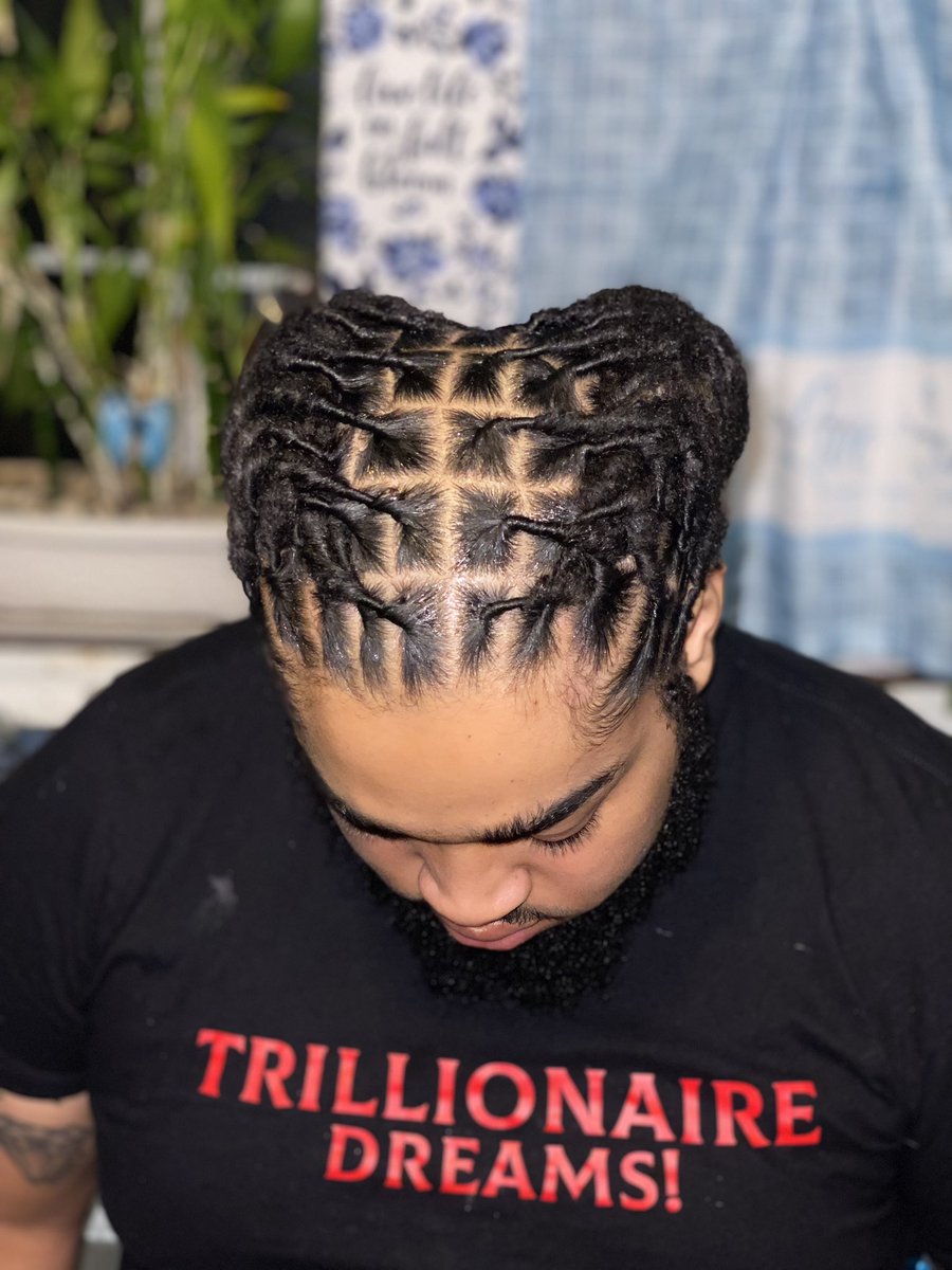 MaddScientistt's tweet photo. #fishtailbraids 🐟💚 https://t.co/9Si3M6p6qV