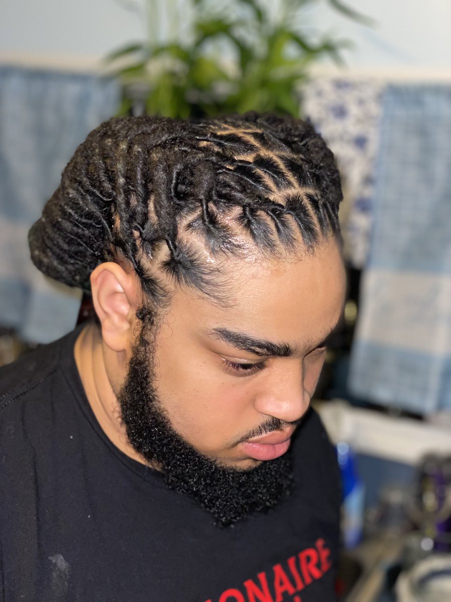 MaddScientistt's tweet photo. #fishtailbraids 🐟💚 https://t.co/9Si3M6p6qV
