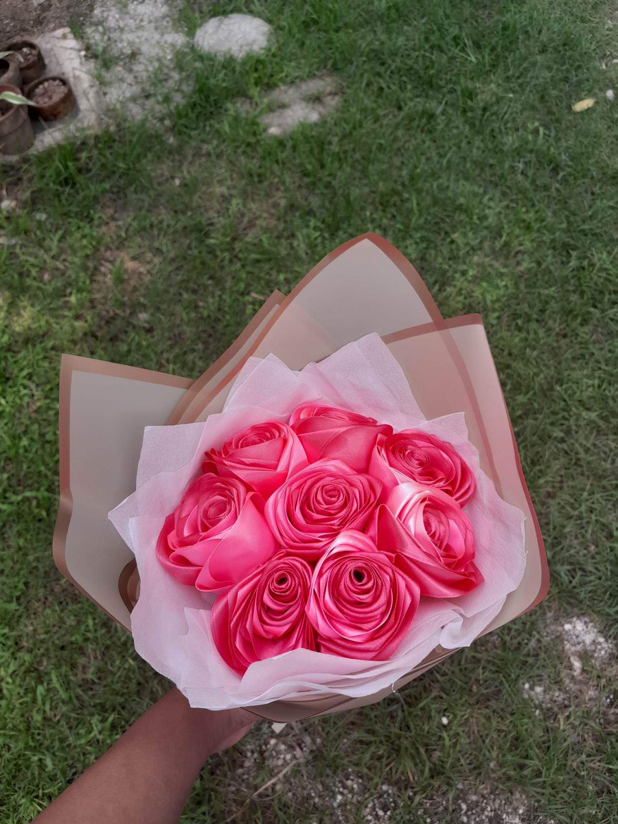 artificial_elle's tweet photo. more sample bouquets 💐 https://t.co/zBMbaOT8eI