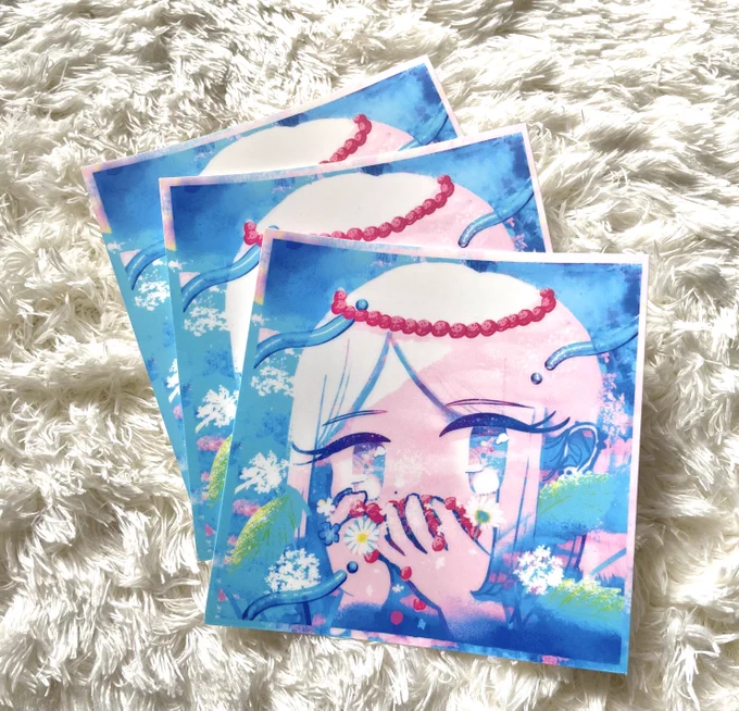【#愛と狂気のマーケット 新グッズ】✸ 𝑩𝑰𝑮ステッカー・通過儀礼/Initiation ✸CDデザインを担当させて頂いたLilla Flicka様のアルバムのジャケットイラストを10×10の大きな正方形ステッカーにしました【場所】ラフォーレ原宿 B0.5F正面【期間】2022/12/30(金)〜2023/1/31(火) 