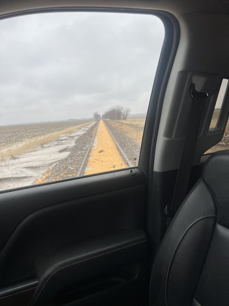 JeffMBrown1's tweet photo. Looks like the yellow brick rail road in front of my house on Route 48.  Someone is going to come up short. https://t.co/Un3JEfyOsI
