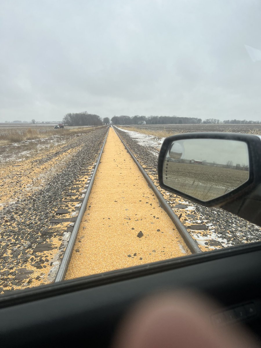 JeffMBrown1's tweet photo. Looks like the yellow brick rail road in front of my house on Route 48.  Someone is going to come up short. https://t.co/Un3JEfyOsI