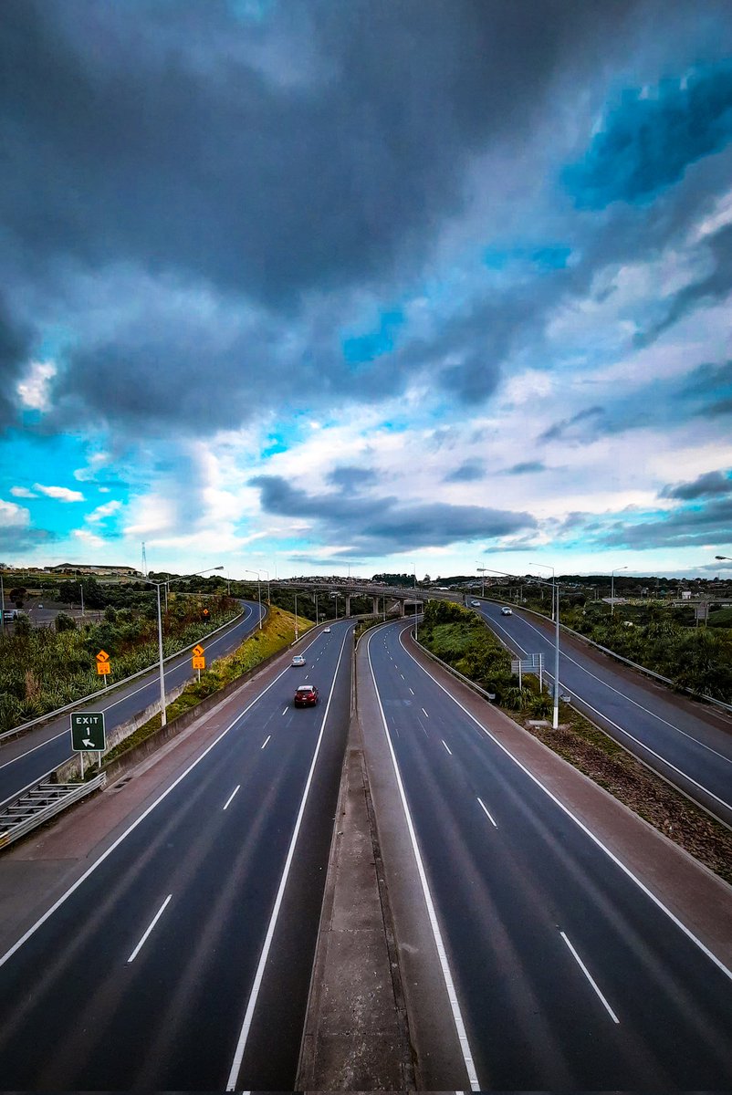 capturedbydanny's tweet photo. EXIT #️⃣1️⃣

#Motorway #Aucklad #aucklandnz #newzealand #highway #newzealandhighway #aucklandmotorway #aucklandcity #manukaucity #manukau #southwesternmotorway #aucklandmotorways #scenery #road #ontheroad #car #motors #highway #vehicles #roads #city #cityview https://t.co/o90fnzbso6