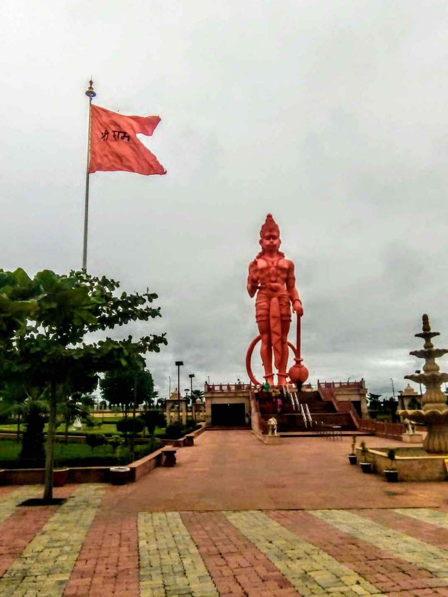officeofkpc's tweet photo. बजरंगबली सभी की रक्षा करें जय बजरंगबली 🙏 https://t.co/UvX5v2n6sE