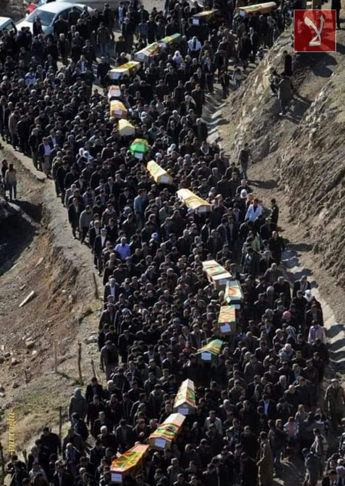 #28Aralık - #RoboskiKatliamı

Şırnak/Roboski köyünde 28 Aralık 2011 gecesi saat 21.39 ile 22.24 arasında Irak sınırından her zamanki gibi kaçak mal geçiren, en az 50 katır bulunan 38 kisilik gruba F-16'larla 4 bomba atıldı ve 19'u 18 yaşından küçük 34 kişi hayatını kaybetti...