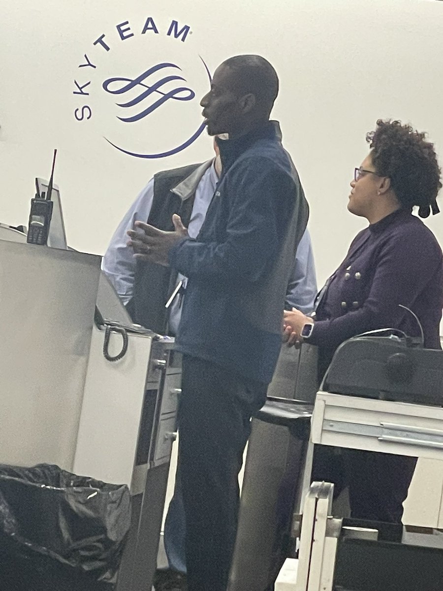 TheZahraP's tweet photo. I understand tough situations. But Kenya and Kendal must dislike customers. @Delta Literally told us to “get lost … go to concourse A”.  I’d never hire people with such poor attitudes. @FOX5Atlanta no one at the counter, no line, just asking about our connection. https://t.co/lw01Mv5Laa