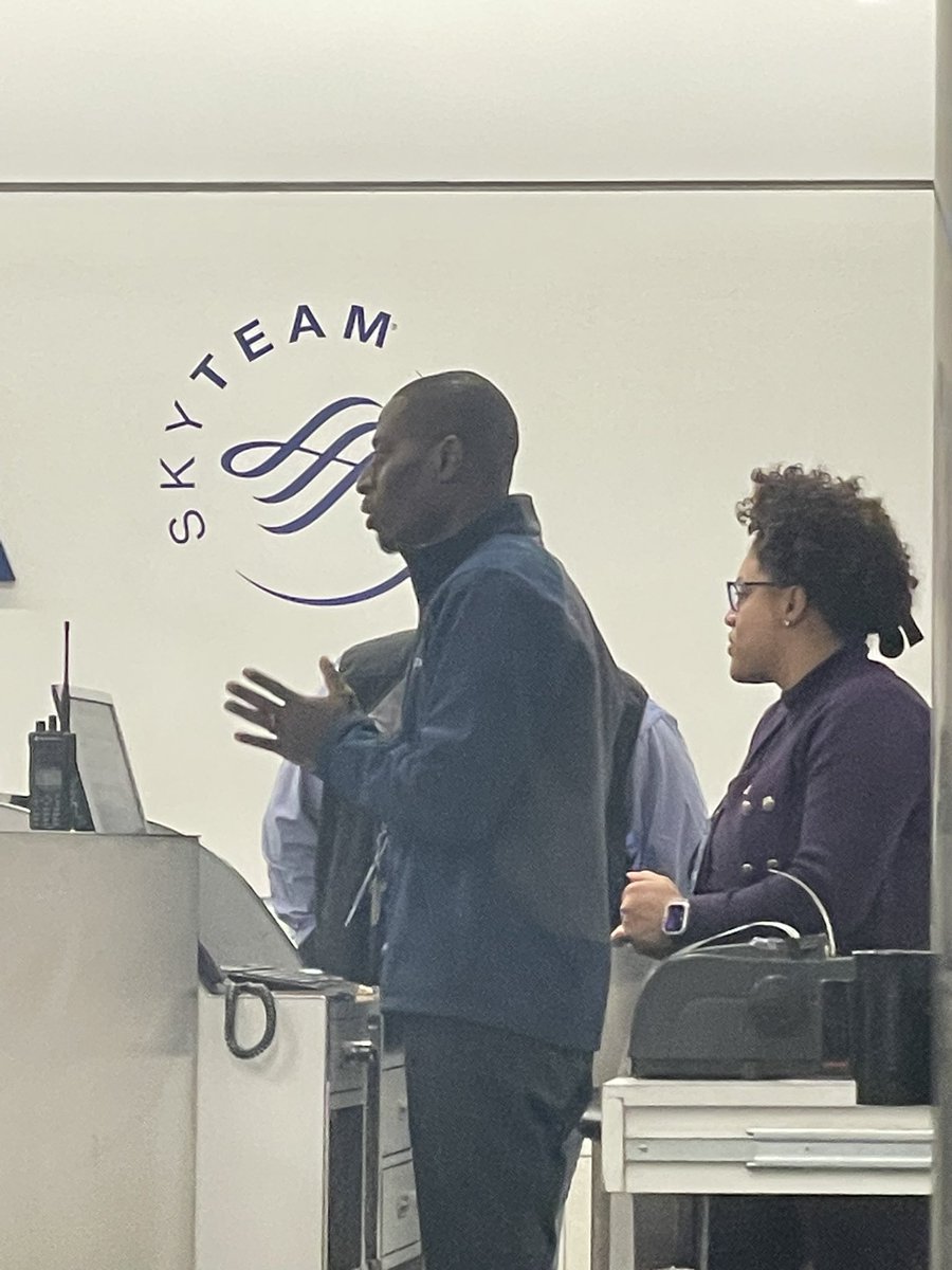 TheZahraP's tweet photo. I understand tough situations. But Kenya and Kendal must dislike customers. @Delta Literally told us to “get lost … go to concourse A”.  I’d never hire people with such poor attitudes. @FOX5Atlanta no one at the counter, no line, just asking about our connection. https://t.co/lw01Mv5Laa