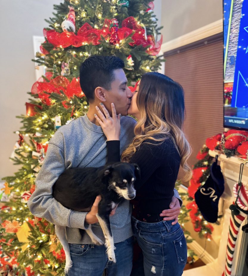 BioLuminesa's tweet photo. Merry Christmas you filthy animals 🎄 https://t.co/uc2Jq7yzWq