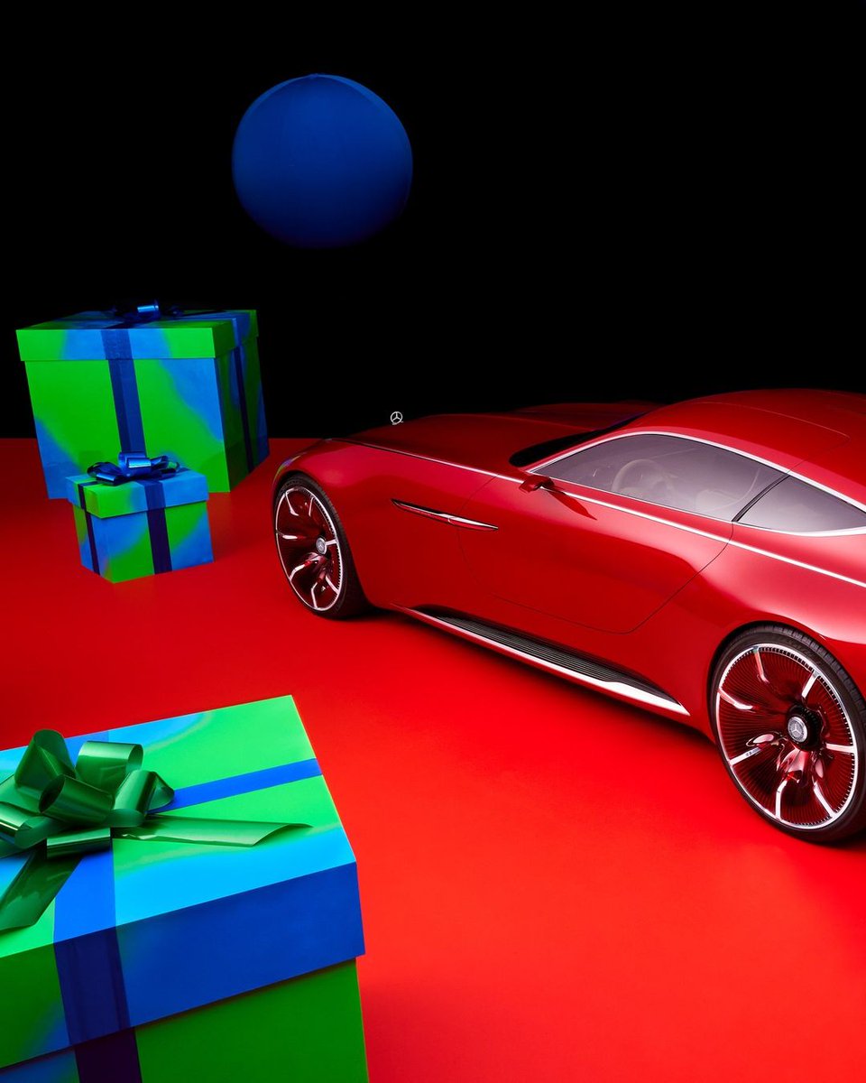 sundaram_motors's tweet photo. The ultimate festive delivery, the Vision Mercedes-Maybach 6 Coupé. Imagine your presents delivered by this sled.
#MercedesMaybach #Maybach #VMM6 #SophisticatedLuxury #VisionCar #SundaramMotors https://t.co/g8RzMXVgTl