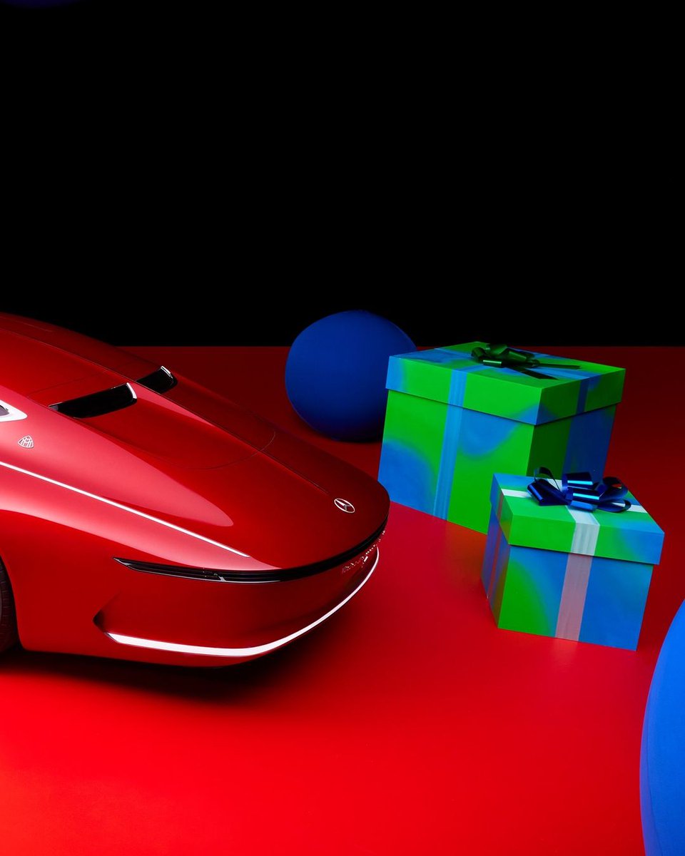 sundaram_motors's tweet photo. The ultimate festive delivery, the Vision Mercedes-Maybach 6 Coupé. Imagine your presents delivered by this sled.
#MercedesMaybach #Maybach #VMM6 #SophisticatedLuxury #VisionCar #SundaramMotors https://t.co/g8RzMXVgTl