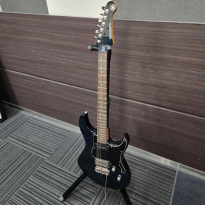 ぼっち・ざ・ろっく!］後藤ひとり PACIFICA 112 パシフィカ