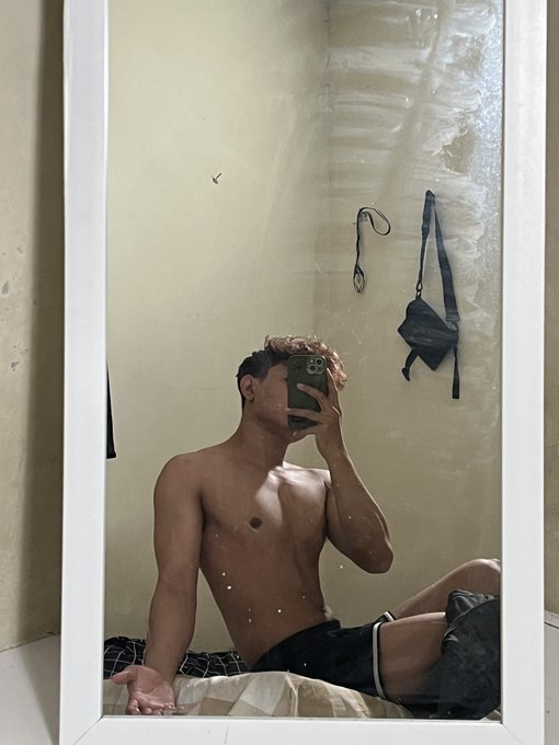 Need me? ⛓️🦯 https://t.co/XuGxtPk3jB