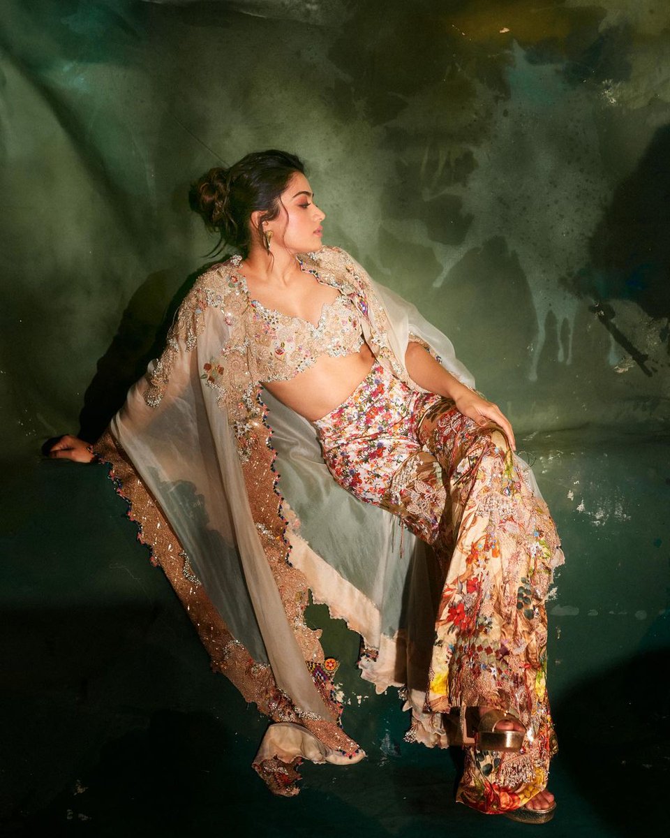 icupdate22's tweet photo. #RashmikaMandanna ,💖
@iamRashmika 🥰
#VarisuPongal #varisuupdate #Varisu 
#VarisuPongal2023 #InstantCineUpdate https://t.co/01fxQgdVA9
