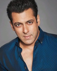 FilmyEntertain7's tweet photo. Wishing you happy birthday to king of boxoffice aka bhai of bollywood @BeingSalmanKhan 🎂🎂🎂.
#SalmanKhan  #HappyBirthdaySalmanKhan #BhaiKaBirthday  #bollywood #filmyentertainment #salmankhanfans #bollywoodupdates https://t.co/dVbBJFT2Ni