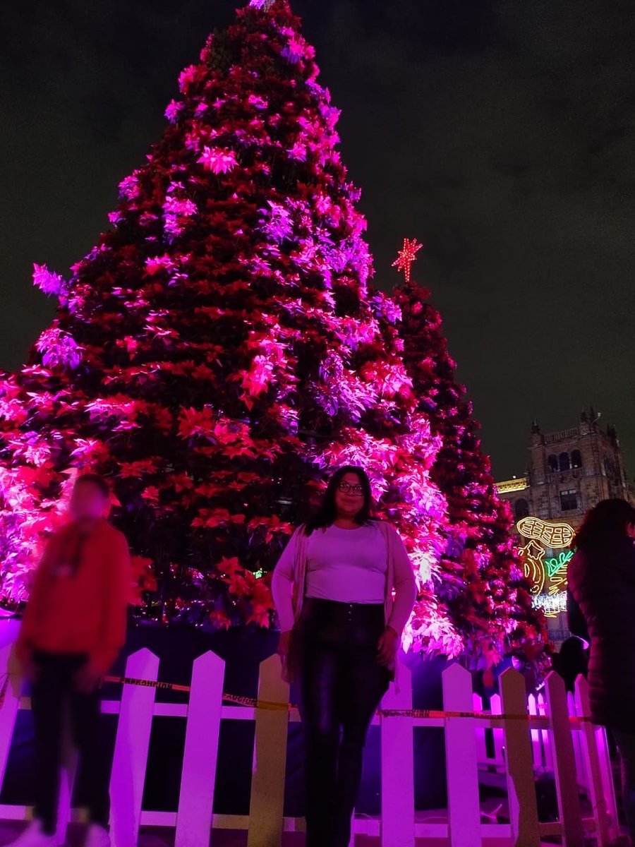 _ive_c's tweet image. Feliz Cumpleaños a mí  Mi Claus o Ive 🥳🎂🎉 te admiro porque eres una chingona apesar del año que pasaste te sabes levantar y salir adelante te amo y vamos a cumplir todos esos sueños que tenemos en mente ✨🫶💜 no vuelvas a dejar que nadie apague tu luz.