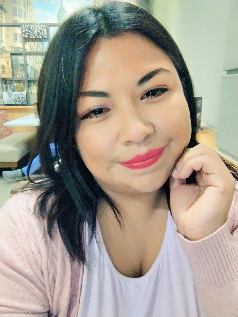 _ive_c's tweet image. Feliz Cumpleaños a mí  Mi Claus o Ive 🥳🎂🎉 te admiro porque eres una chingona apesar del año que pasaste te sabes levantar y salir adelante te amo y vamos a cumplir todos esos sueños que tenemos en mente ✨🫶💜 no vuelvas a dejar que nadie apague tu luz.