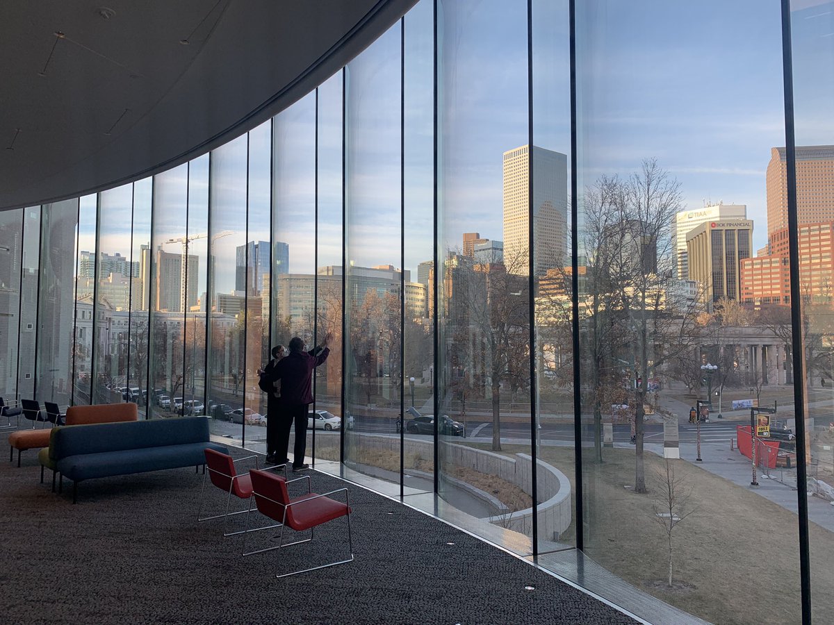complexfields's tweet image. Twins interacting with @DenverArtMuseum architecture, parts one (Silvetti 2021) and two (Ponti 1971)