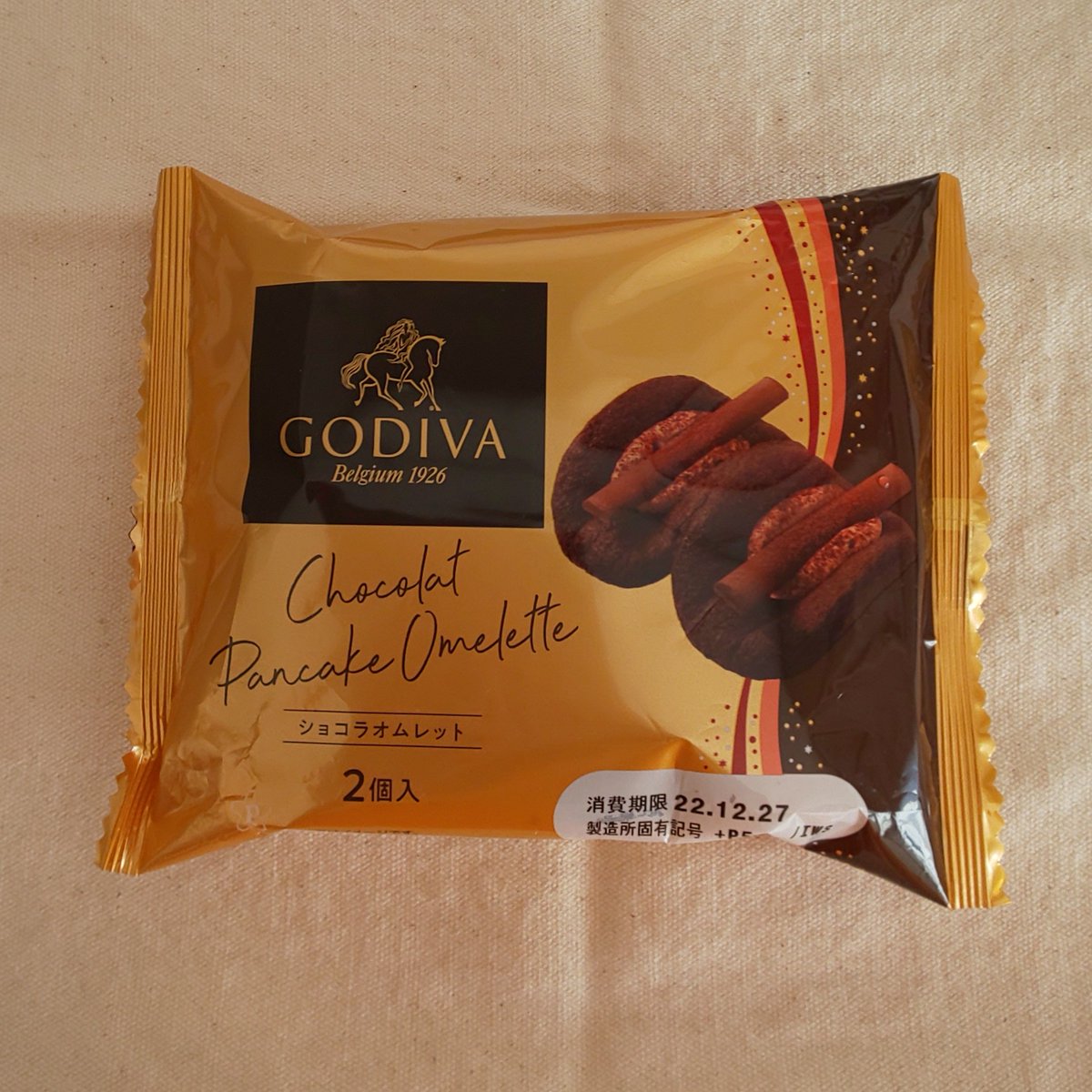 StrawberRY8yr's tweet photo. 🥞Tea time.☕️
#SweetSake
🍫Chocolat Pancake Omelette🥞
This is so delicious.😋
#Pasco × #GODIVA
#ショコラオムレット
#パスコ @Pasco_JP
#ゴディバ @Godiva_JPN
#甘酒 飲んだら ぽかぽかになって🥱💗
💗 #ちょっと一息 💗 https://t.co/JiSuLj0UQE