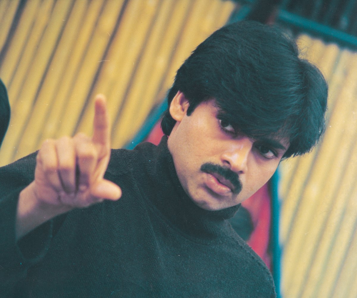 MegaSuryaProd's tweet photo. Trailer Trending 🔥 4 Days to go for #Kushi4K 🤩

 - https://t.co/K2nvWwyjci

Bookings Open Now - https://t.co/FKFeMjvj6p

 #KushiReRelease @PawanKalyan @iam_SJSuryah @bhumikachawlat @pcsreeram #ManiSharma @AMRathnamOfl https://t.co/fgJuur9Eoh