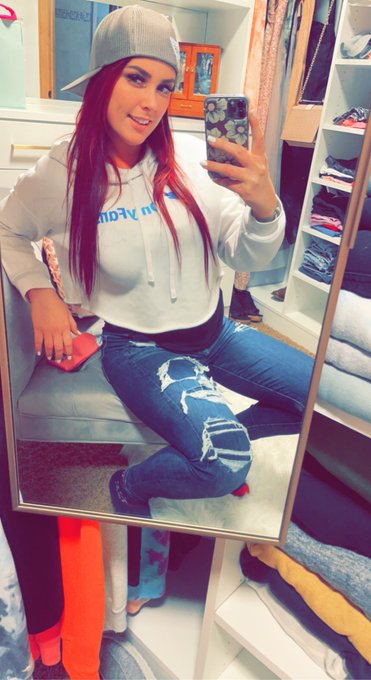 Kinda blowing up the feed because I forgot to post yesterday how dare me! Anyways hope everyone had a<a href="/tag/follow"class="tags"><span>#follow</span></a><a href="/tag/cowgirl"class="tags"><span>#cowgirl</span></a><a href="/tag/girlnextdoor"class="tags"><span>#girlnextdoor</span></a><a href="/tag/countryliving"class="tags"><span>#countryliving</span></a>