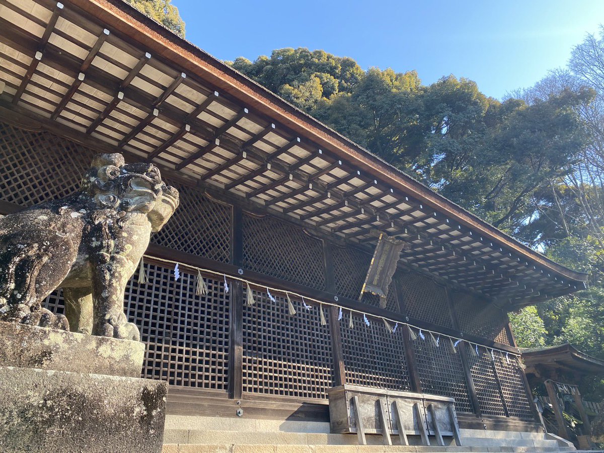 MKofficial_PR's tweet photo. 金色のウサギおみくじが神々しい

宇治上神社
2022.12.23 ドライバー 撮影 https://t.co/3uFKNyo1Rr