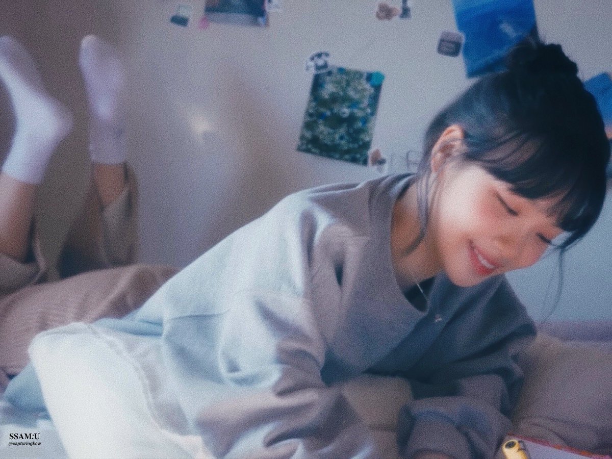 capturingkcw's tweet photo. 꼭 본인 같은 짓만 골라서 해요 (대충귀여운행동들만한다는뜻

#김채원 #KIMCHAEWON #チェウォン
#르세라핌 #LE_SSERAFIM https://t.co/skHXV5P6Zy