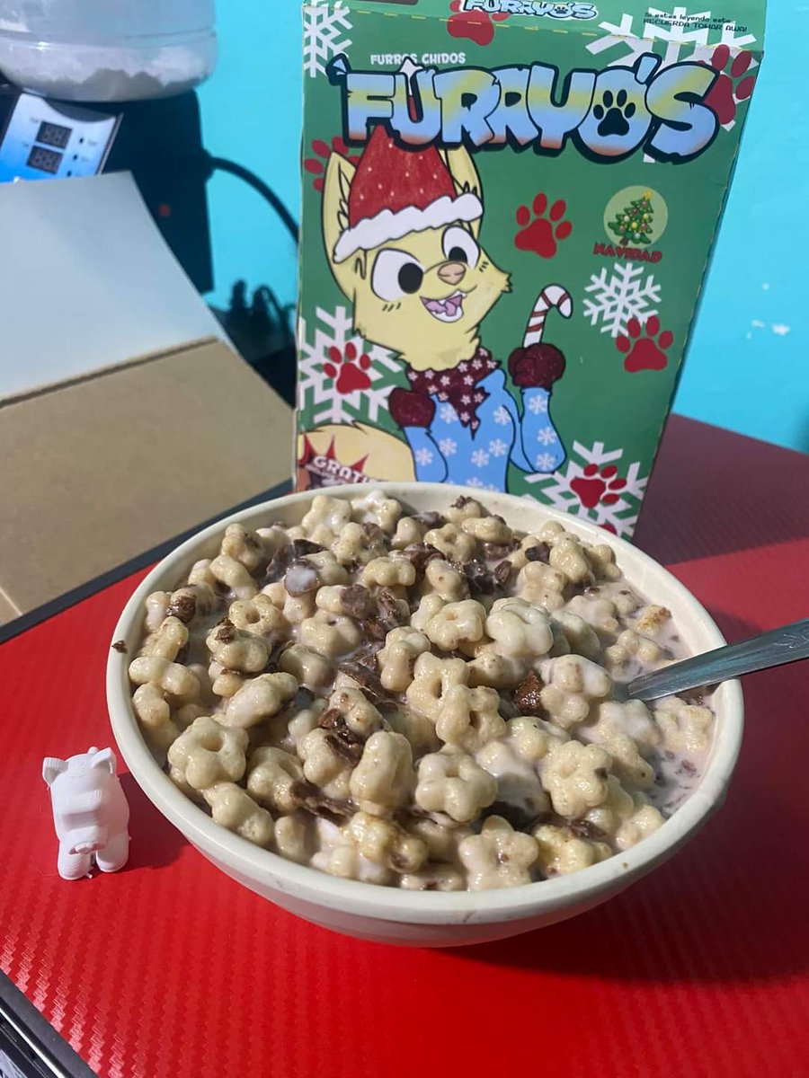 furryo_s's tweet photo. Recuerden que está por tiempo limitado la edición navidad con sabor a chocolate y galletas de jengibre con canela uwu https://t.co/Yp7ObhD2q4