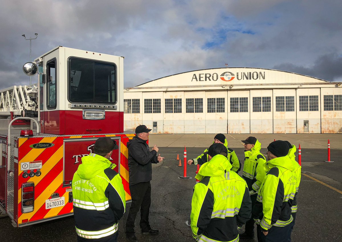 JakeMiille_Fire's tweet image. The new tiller cadre learning from one of the best. I’m excited to be a part of this team and to continue building our strong culture of operational excellence. #ChicoFD #ChicoFirefighters