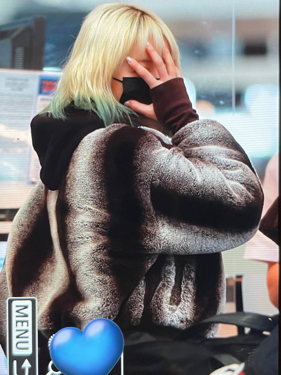 milky_mong's tweet photo. 221227 🐶🤍
#네이처 #NATURE #ねいちゃ 
#로하 #LOHA @nature_nchworld https://t.co/g20cL3j6Nk