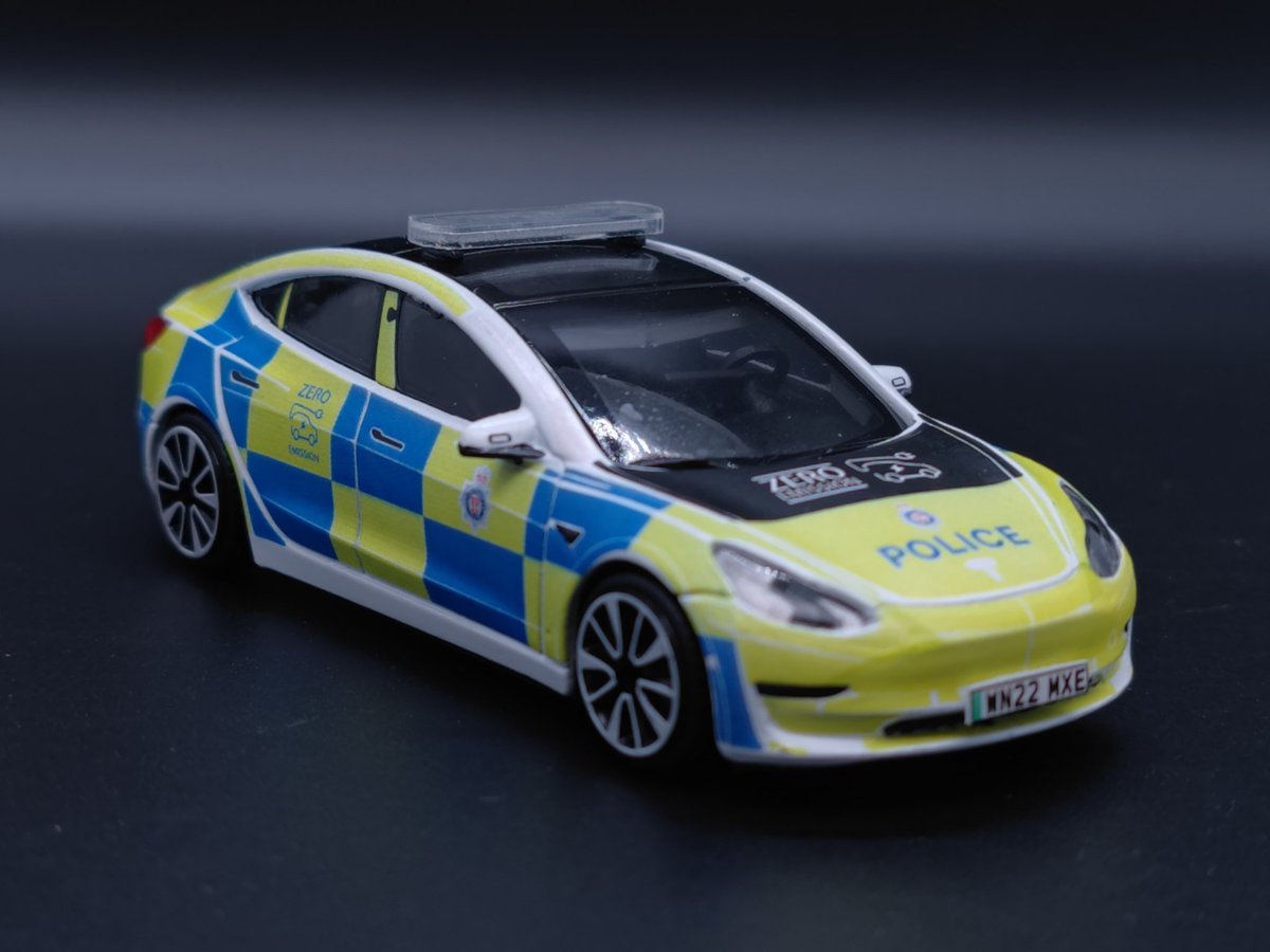 blue_code3's tweet image. 1/43 British Transport Police Tesla Model 3