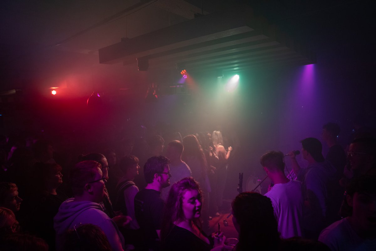 CHRISTMAS BANDAOKE &amp; ENCORE 🎄​​​​​​​​
Live from Salford, we present our LAST Bandaoke and Encore of the year! That’s right, this is your last chance to belt out your favourites and watch our talented band play Xmas classics at 20:00. So what's it gonna be... Mariah or Bublé? 👀