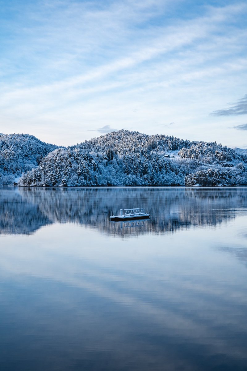 OlsiSimoni's tweet photo. Winterland ❄️
#landscapephotography #landscape #winter #seasons #reflection https://t.co/wmDgrogByd