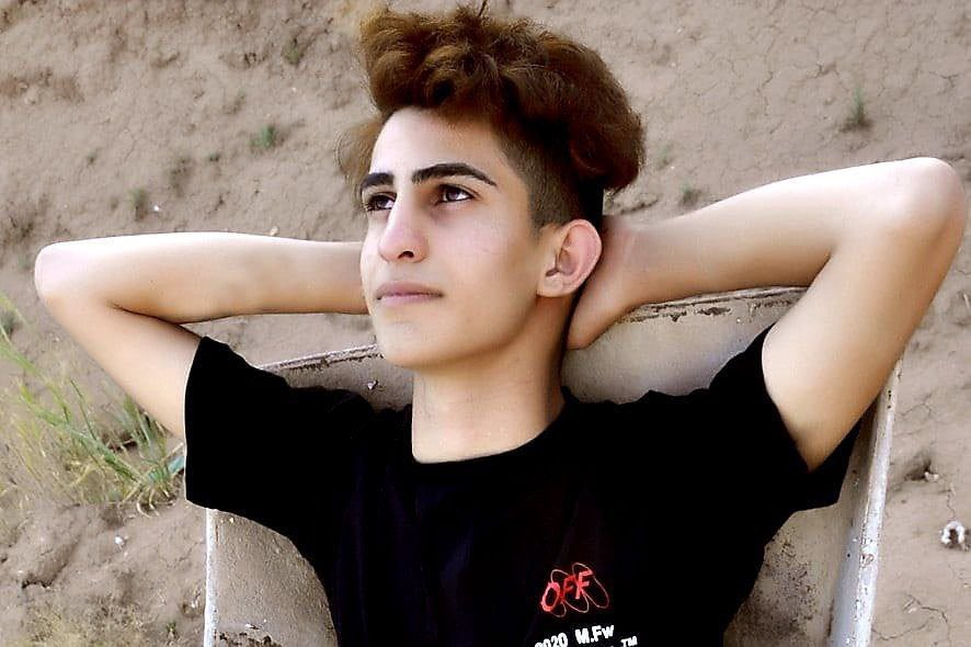 Mariano Giustino (@marianogiustino) on Twitter photo #MohammadBroghani, ha soli 19 anni, un adolescente, è in serio pericolo! È stato trasferito oggi al reparto 390 di Rajai Shahr, è nel braccio della morte.
È accusato di "aver mosso guerra contro Dio".
La comunità intern. e l'#Ue può fare moltissimo per impedire ciò
<a href="/RadioRadicale/">Radio Radicale</a> #MohammadBroghani, ha soli 19 anni, un adolescente, è in serio pericolo! È stato trasferito oggi al reparto 390 di Rajai Shahr, è nel braccio della morte.
È accusato di "aver mosso guerra contro Dio".
La comunità intern. e l'#Ue può fare moltissimo per impedire ciò
<a href="/RadioRadicale/">Radio Radicale</a>