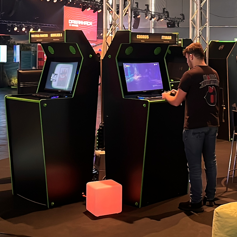 Seid Ihr ab heute auf der @DreamHackDE in Hannover? Im #Indie-Bereich in Halle 13 findet Ihr unsere in Handarbeit hergestellten #DevBooster Arcades*, die schon auf der #gamesweekberlin2022 begeistert haben!

*powered by <a href="/tulparnotebook/">Tulpar Gaming Notebook</a> &amp; sponsored by <a href="/Kickstarter/">Kickstarter</a>