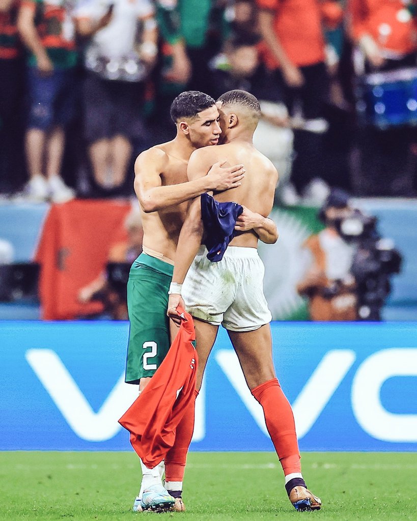 mo3salama's tweet photo. A friend through the highs and the low 🤍✨
A friend like @KMbappe 🇫🇷 and @AchrafHakimi 🇲🇦 ♥️🫂
#mbappehakimi #MoroccoVsFrance #Mbappe #WorldCup https://t.co/WfN1GFxxOt