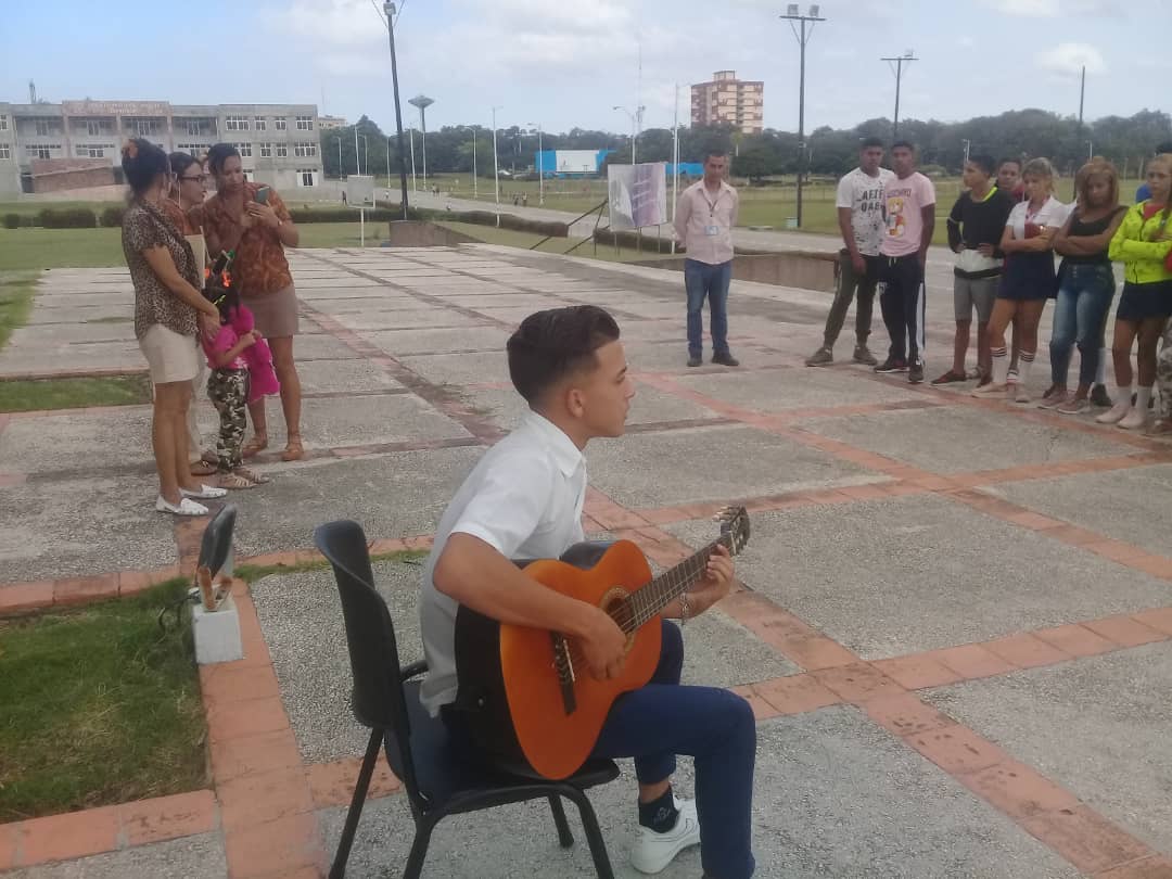 YoelDominico's tweet photo. Con nuestros estudiantes como protagonistas
@maria_laviste 
@GtmoEPedagogica 
@YaritzaCreach 
@CubaMined https://t.co/thWOy3YnRu