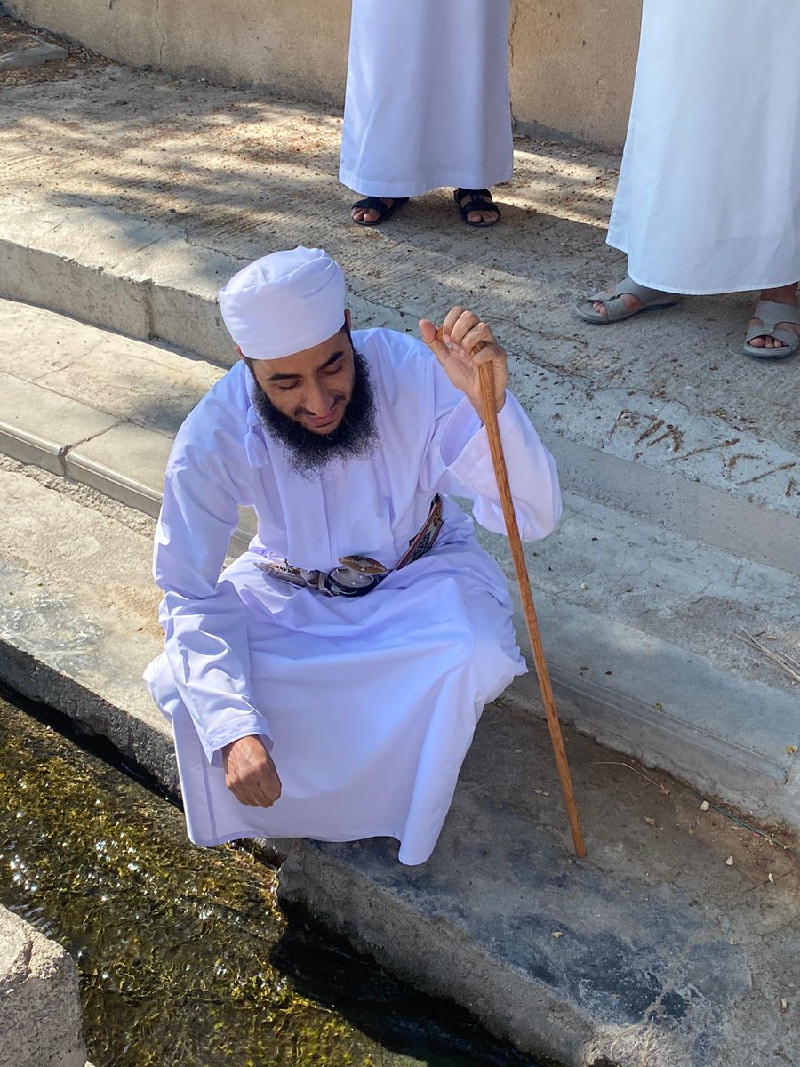 falajsudairyeen's tweet photo. جانب من زيارة الشيخ الدكتور كهلان بن نبهان الخروصي مساعد المفتي لقرية فلج السديريين https://t.co/888i4mhxJm