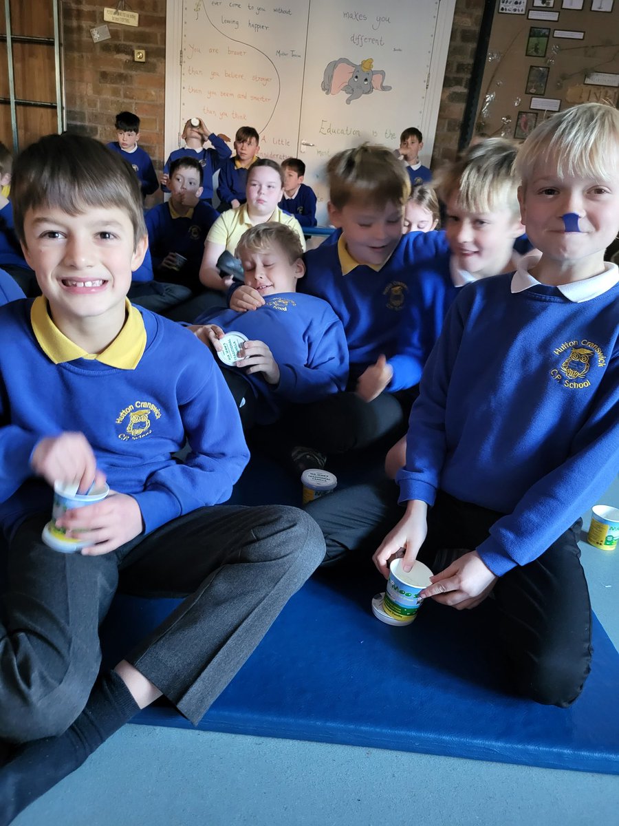 MrsH_HCPS's tweet photo. @HuttonCran Yr 4 enjoying that panto and ice cream! Thank you @HuttCransFOTS #santalive π https://t.co/XUXdhyyoYF