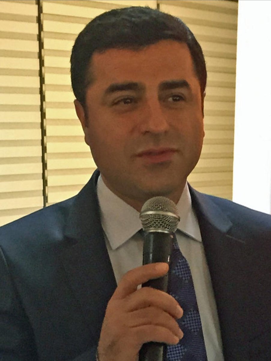 Selahattin Demirtaş'ı serbest bırakın ✌✌✌