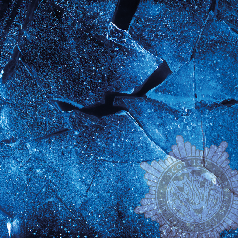 fire_scot's tweet photo. Please be vigilant around frozen water. 
➡️Talk to children about the dangers of playing on ice. 
➡️Keep dogs on leads. 
➡️Don't throw objects onto the ice for them to retrieve
⚠️Do not walk on frozen water - ice can easily crack. 
👉https://t.co/y9qPWNkTzb
#TakeCareThisWinter https://t.co/laQbmzjk2z