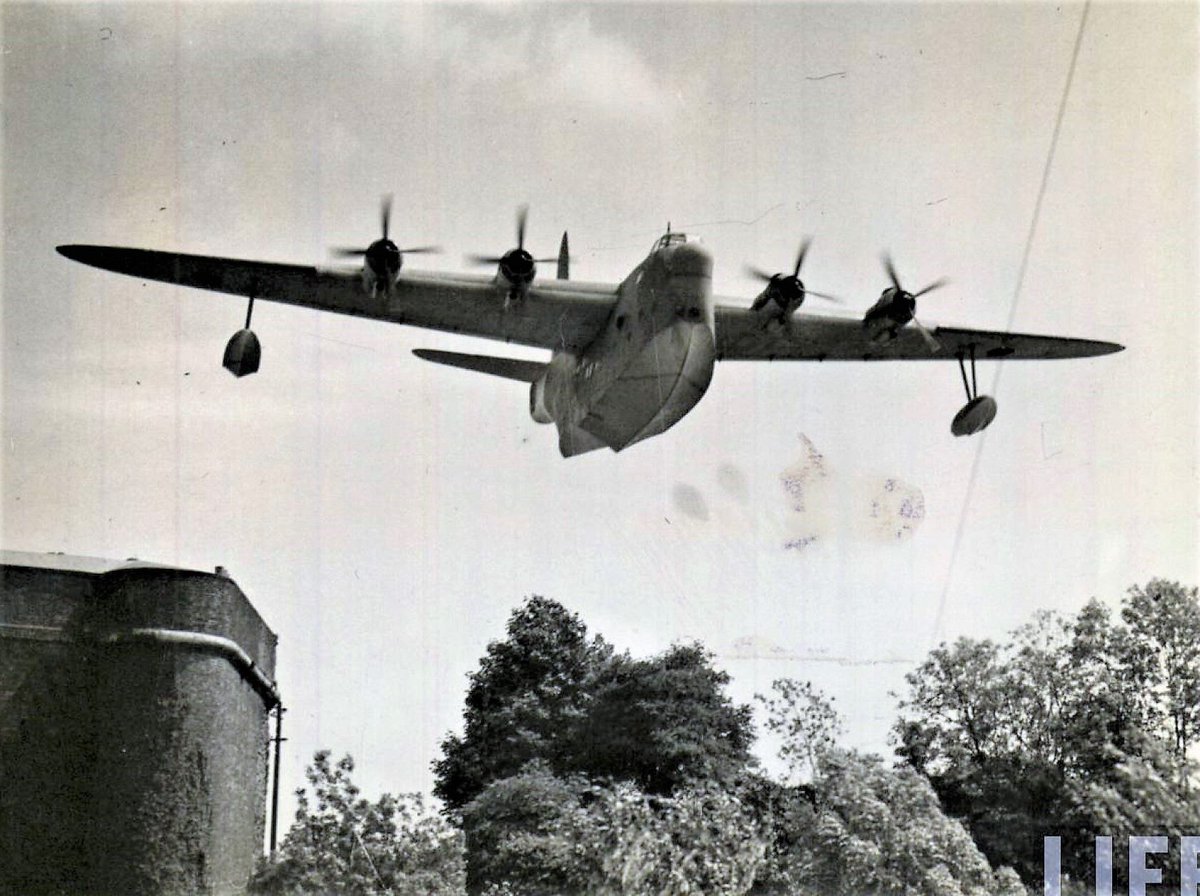 PDHeritageCent's tweet photo. The flying boat intended to replace the Short Sunderland...the mighty Short S-35 Shetland.
Just imagine RAF Pembroke Dock having two squadrons of this type based here in the 1950s. 
Sadly for us, the Shetland was cancelled with the end of hostilities. A civil version also failed. https://t.co/VELdeDOUWx