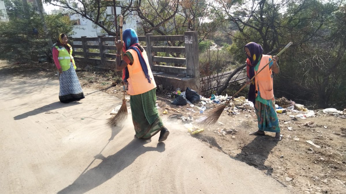 Veena_ES's tweet photo. @gogulla @GHMCOnline @ZC_Secunderabad @DC_Malkajgiri @ApnaSecbad Complaint hadbeen attended by  Sanitary Supervisor Nagaraju 9701362879 https://t.co/0mIezyKHq9